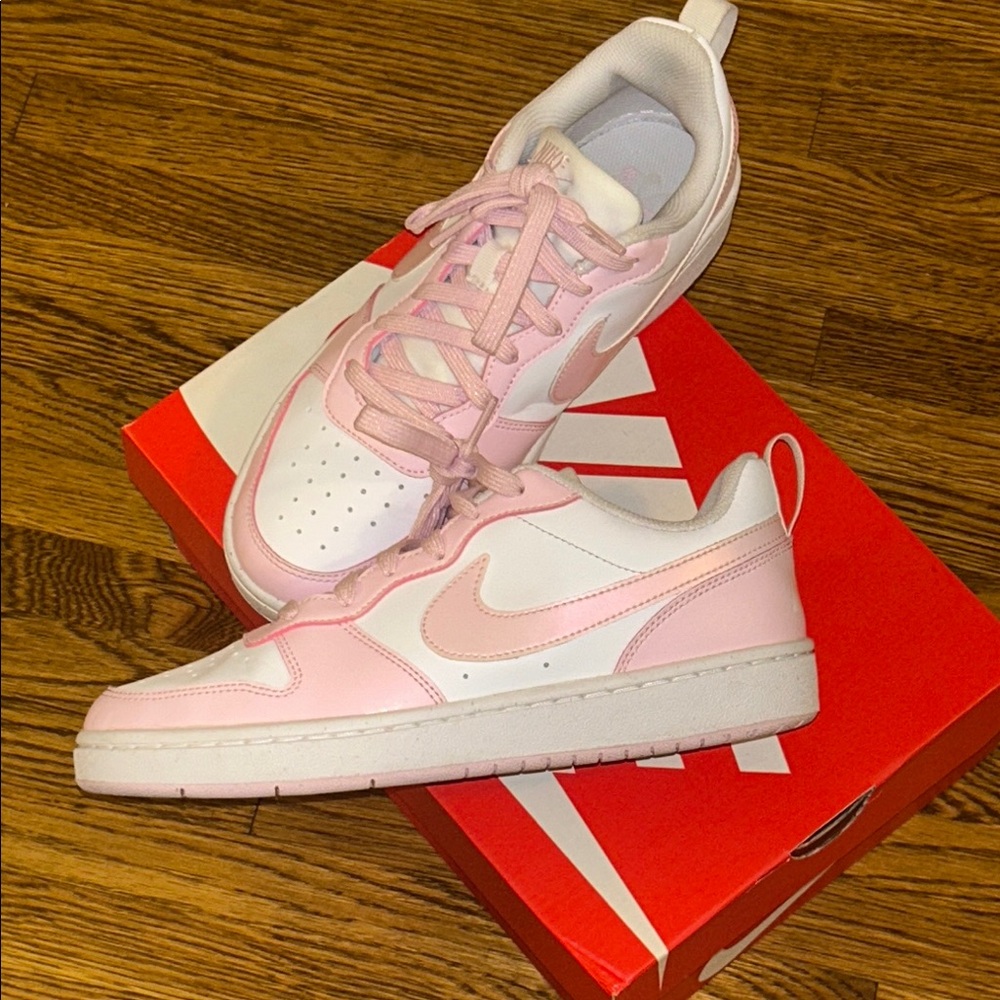 💕Stylish Girls Nike Borough Sneakers